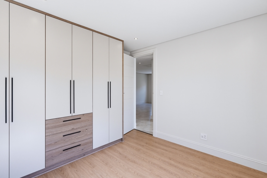 To Let 4 Bedroom Property for Rent in Pinelands Western Cape